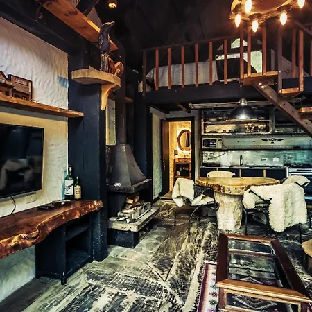 Art Lodge-3